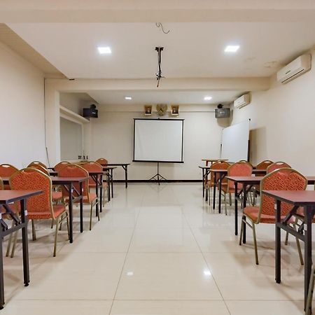 Reddoorz Premium Near Bandung Station Hotel Ngoại thất bức ảnh
