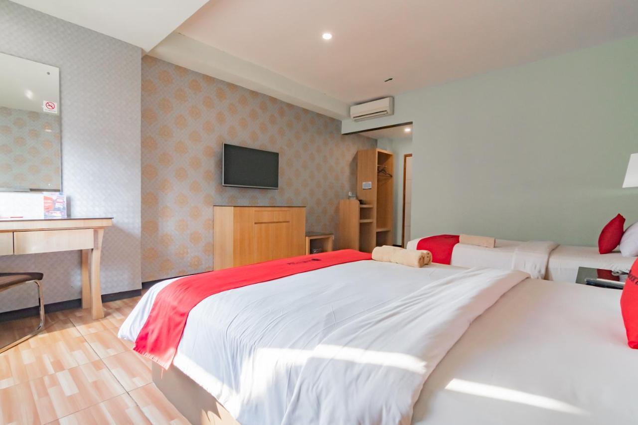 Reddoorz Premium Near Bandung Station Hotel Ngoại thất bức ảnh