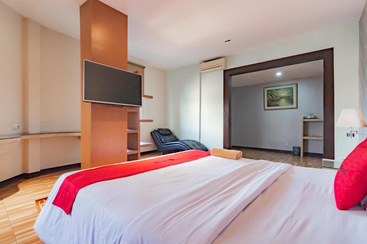 Reddoorz Premium Near Bandung Station Hotel Ngoại thất bức ảnh