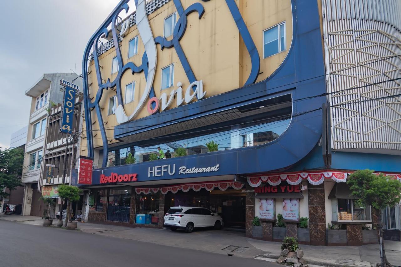 Reddoorz Premium Near Bandung Station Hotel Ngoại thất bức ảnh