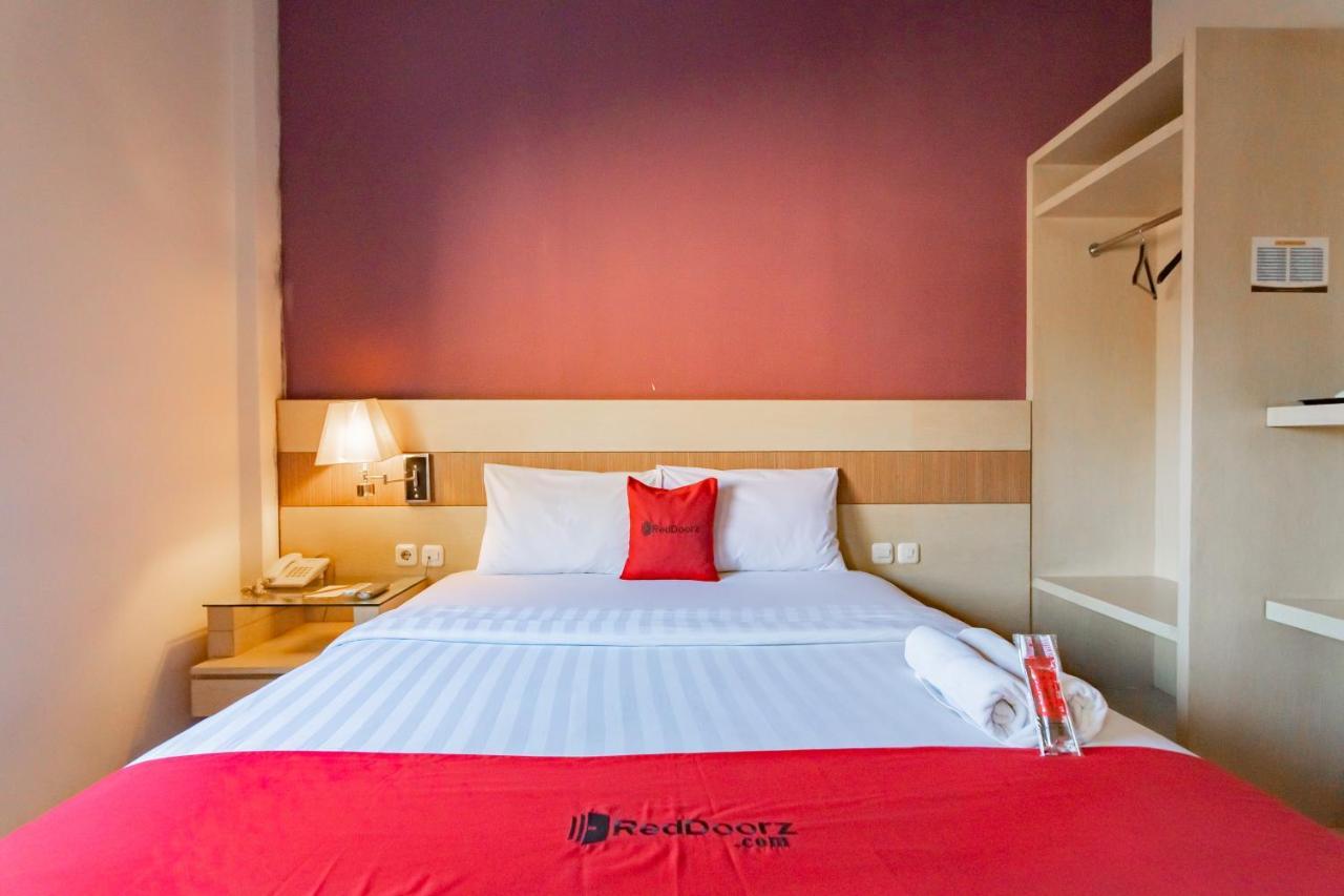 Reddoorz Premium Near Bandung Station Hotel Ngoại thất bức ảnh