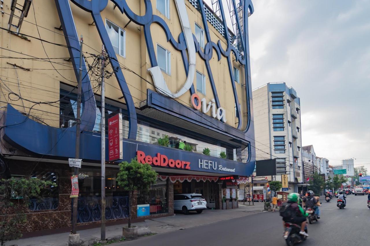 Reddoorz Premium Near Bandung Station Hotel Ngoại thất bức ảnh