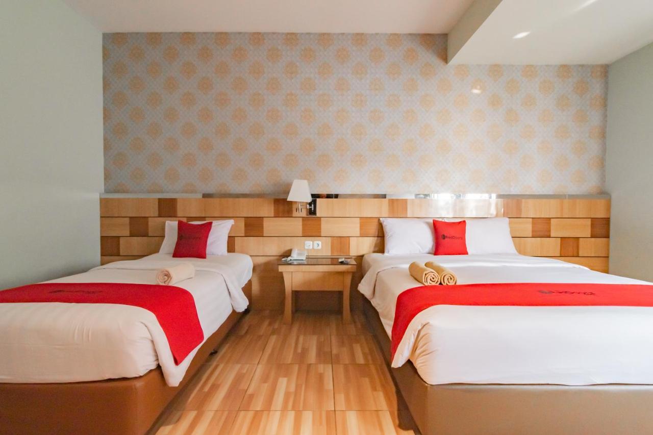 Reddoorz Premium Near Bandung Station Hotel Ngoại thất bức ảnh