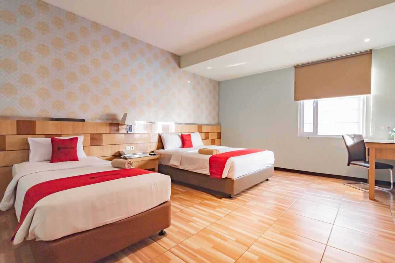 Reddoorz Premium Near Bandung Station Hotel Ngoại thất bức ảnh