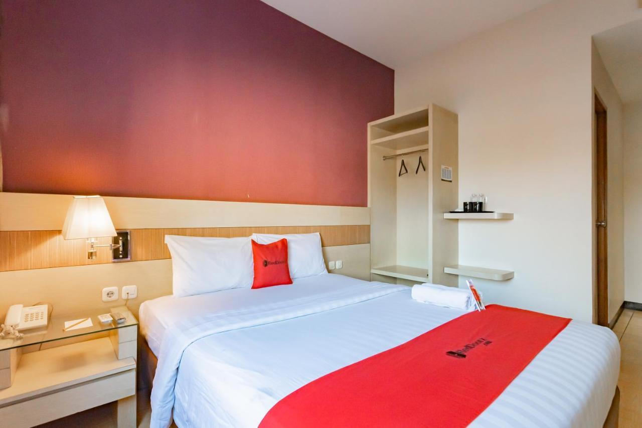 Reddoorz Premium Near Bandung Station Hotel Ngoại thất bức ảnh