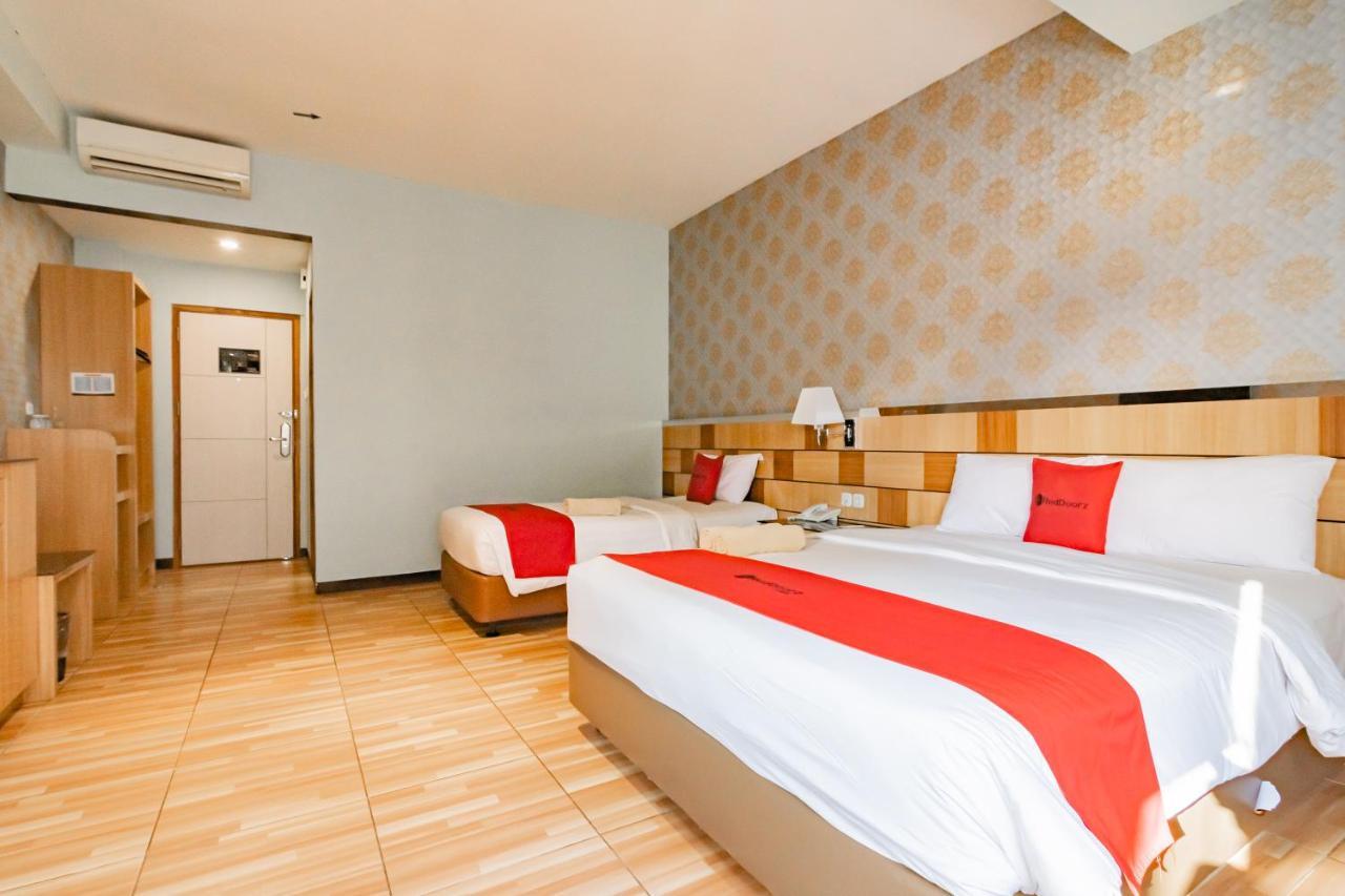 Reddoorz Premium Near Bandung Station Hotel Ngoại thất bức ảnh