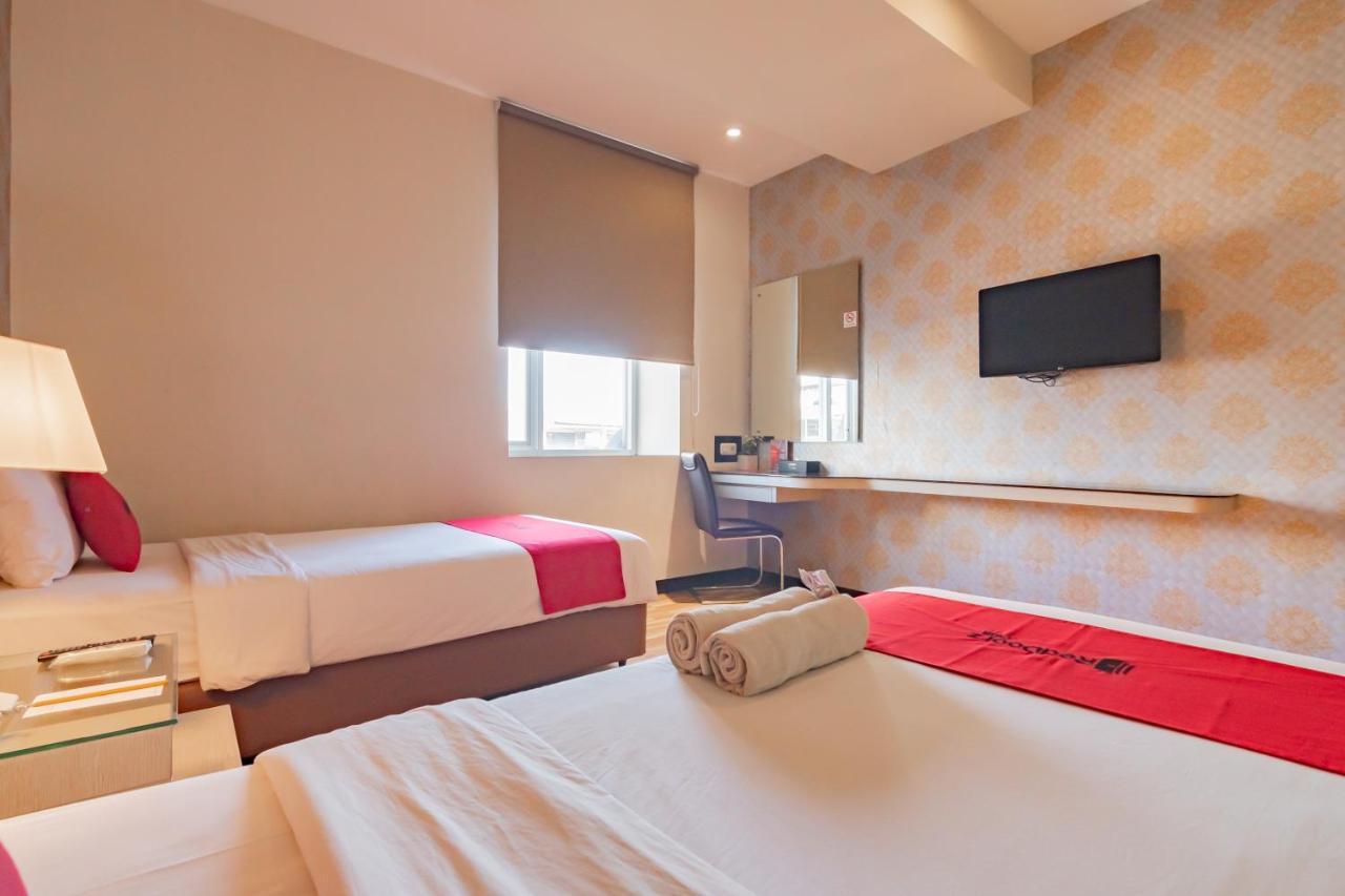 Reddoorz Premium Near Bandung Station Hotel Ngoại thất bức ảnh