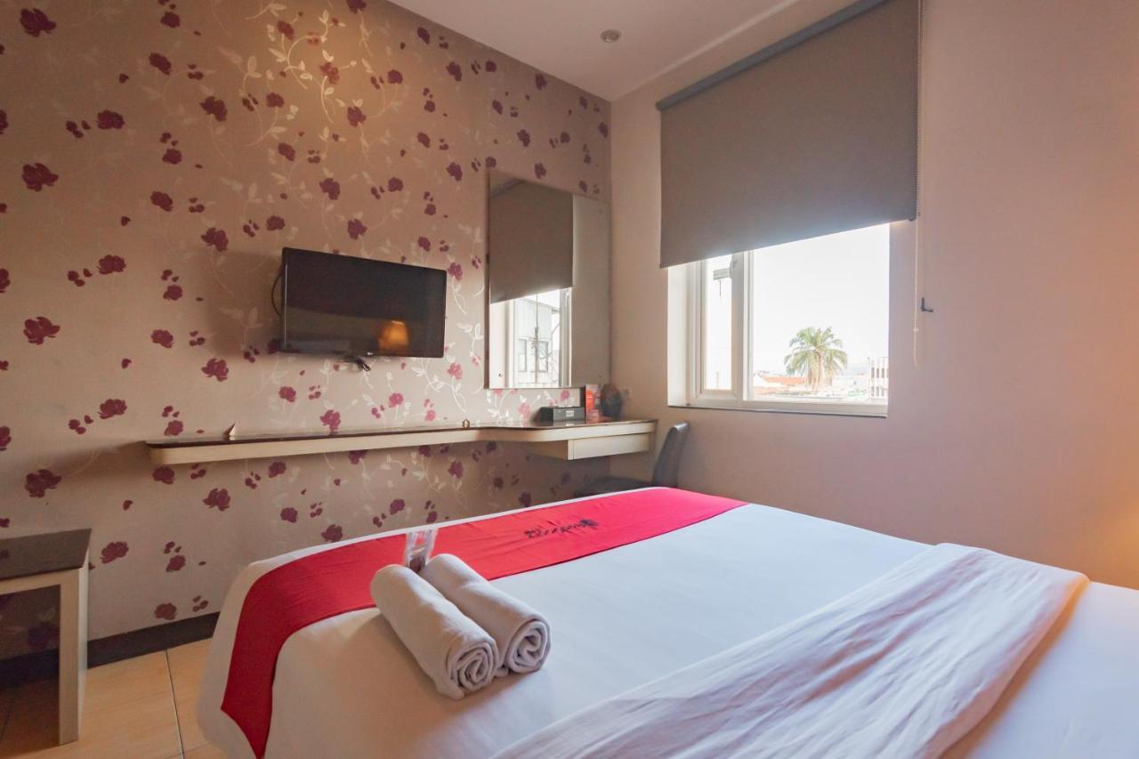 Reddoorz Premium Near Bandung Station Hotel Ngoại thất bức ảnh